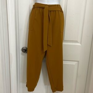 NWOT ONE BY CHAPTER NO WOMEN'S ELEGANT MUSTARD TIE-WAIST PANTS. SIZE LARGE.